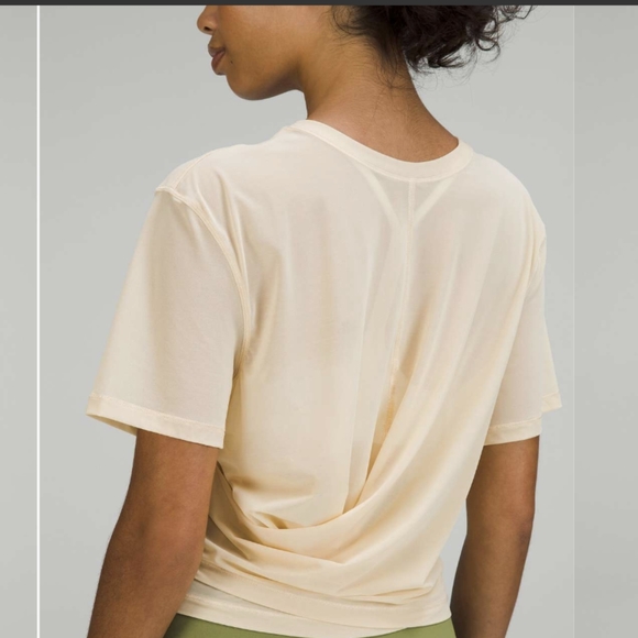 Lululemon Lightweight Mesh Reversible Yoga T-Shirt - Picture 4 of 8